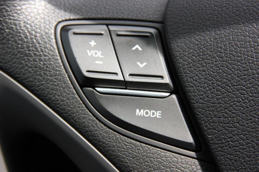  Hyundai Sonata GLS 2011 года  (фото 26 из 41)